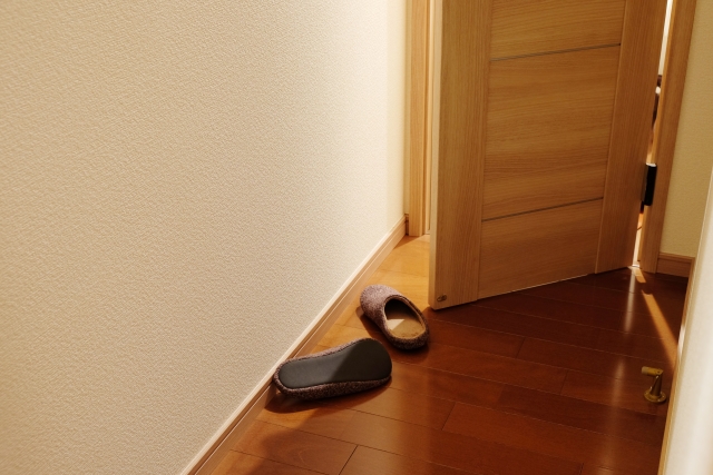 夜にトイレに行っているイメージ